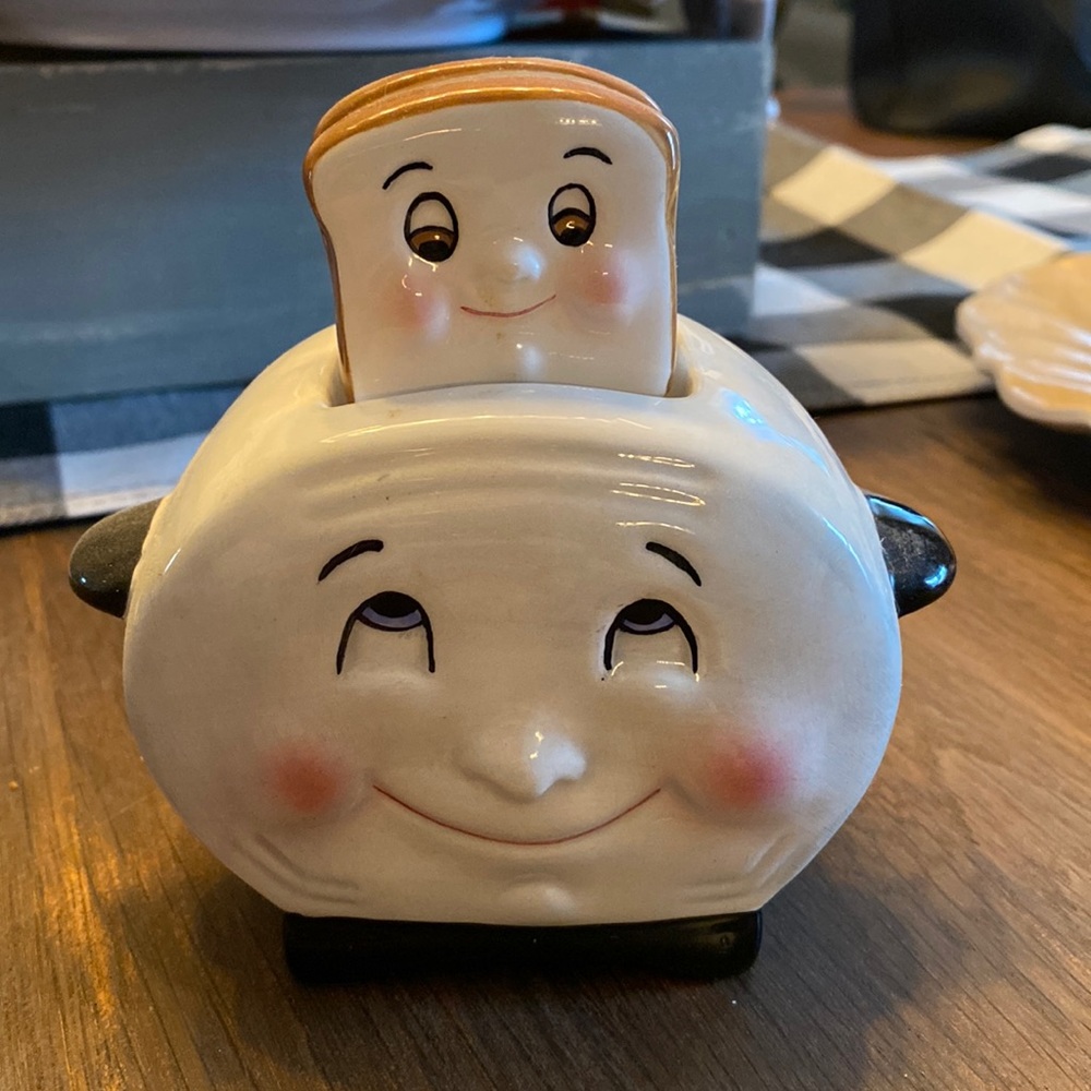 Clay Art Toaster & Toast Stacker Salt & Pepper Shaker